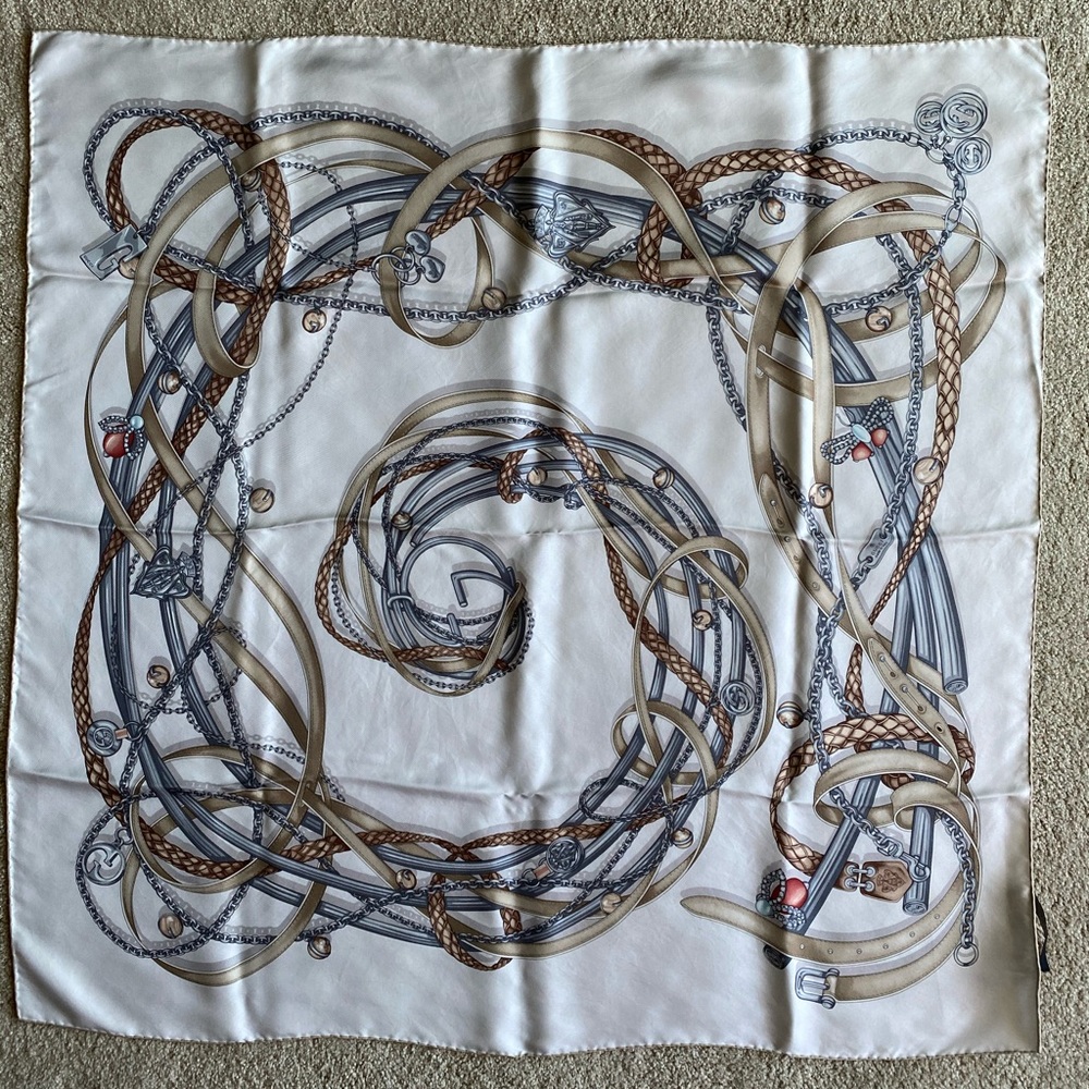 Gucci silk scarf👌🏻